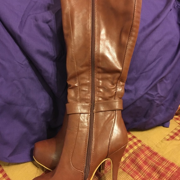 Size 7 Knee High Brown Boots - Picture 5 of 7